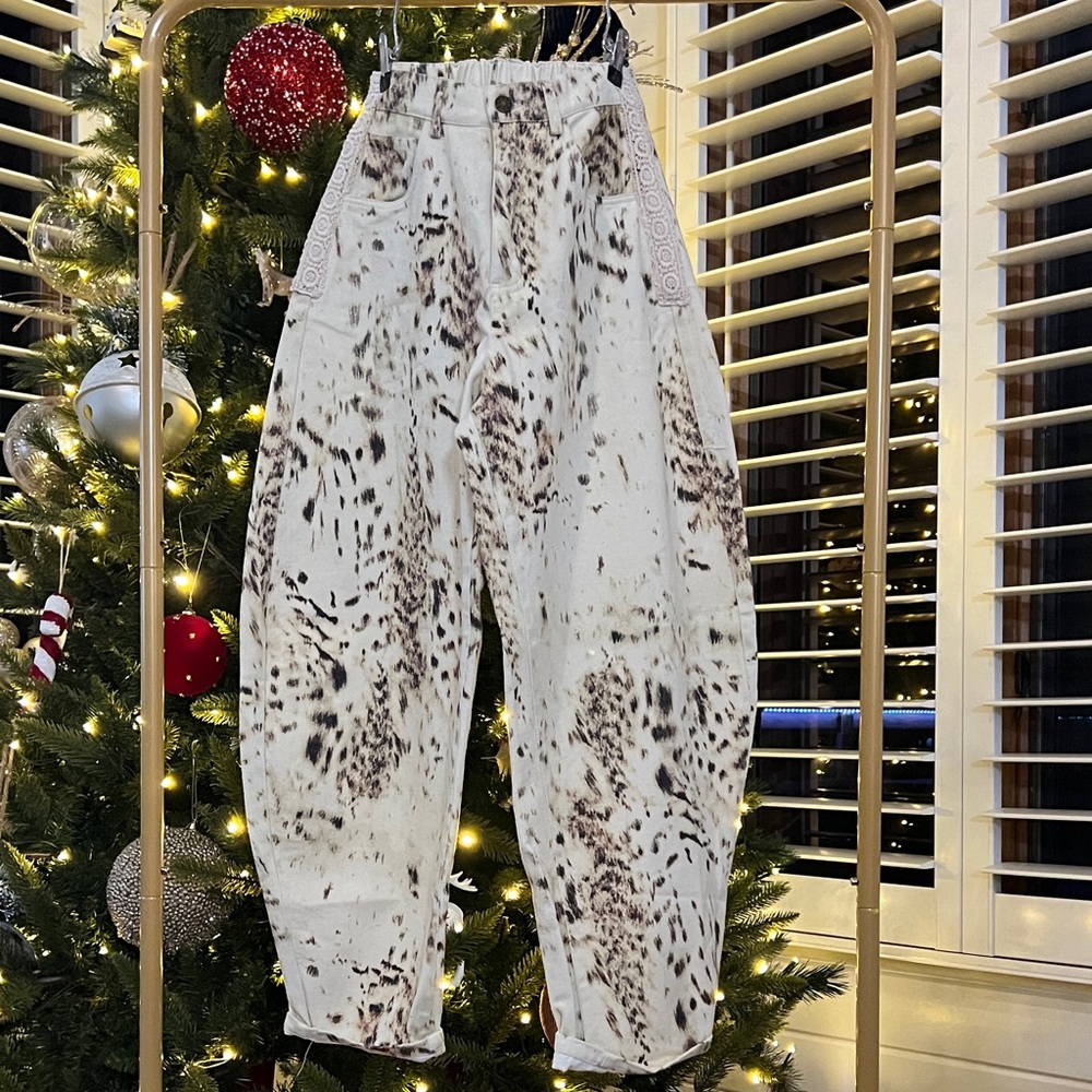DAVI & DANI White and Brown Patterned Joggers